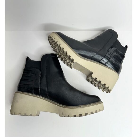 Dolce Vita Booties Size 8 Black Womens Wedge‎ Lug Chelsea Pull On - Picture 10 of 11